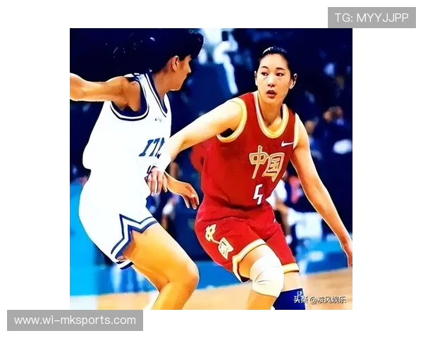 女篮姑娘的微笑传递温暖与力量，女篮女孩